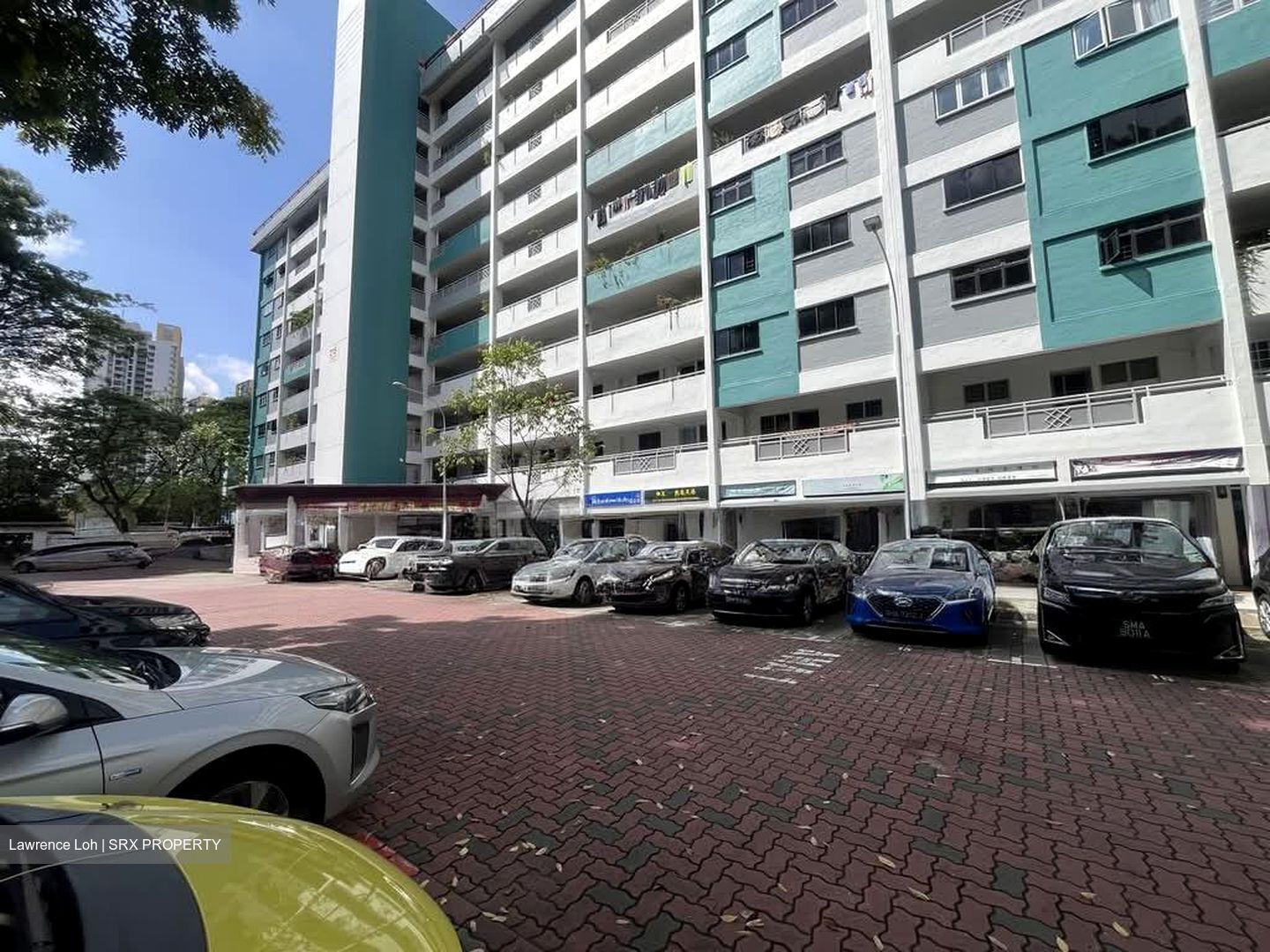 Ang Mo Kio Avenue 1 (D20), Shop House #587551081